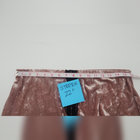 Missguided Blush Velvet Skirt with Black Lace Accent - Picture 5 of 6